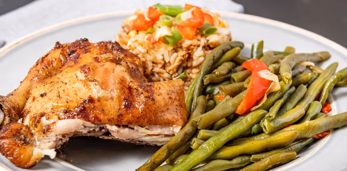 ¼ Chicken (Dark) +2 sides